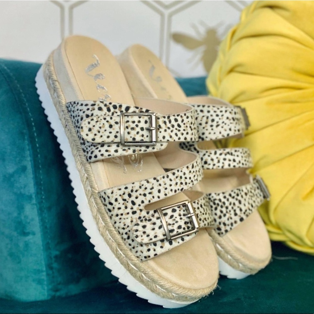 Very G Flatform Sandals